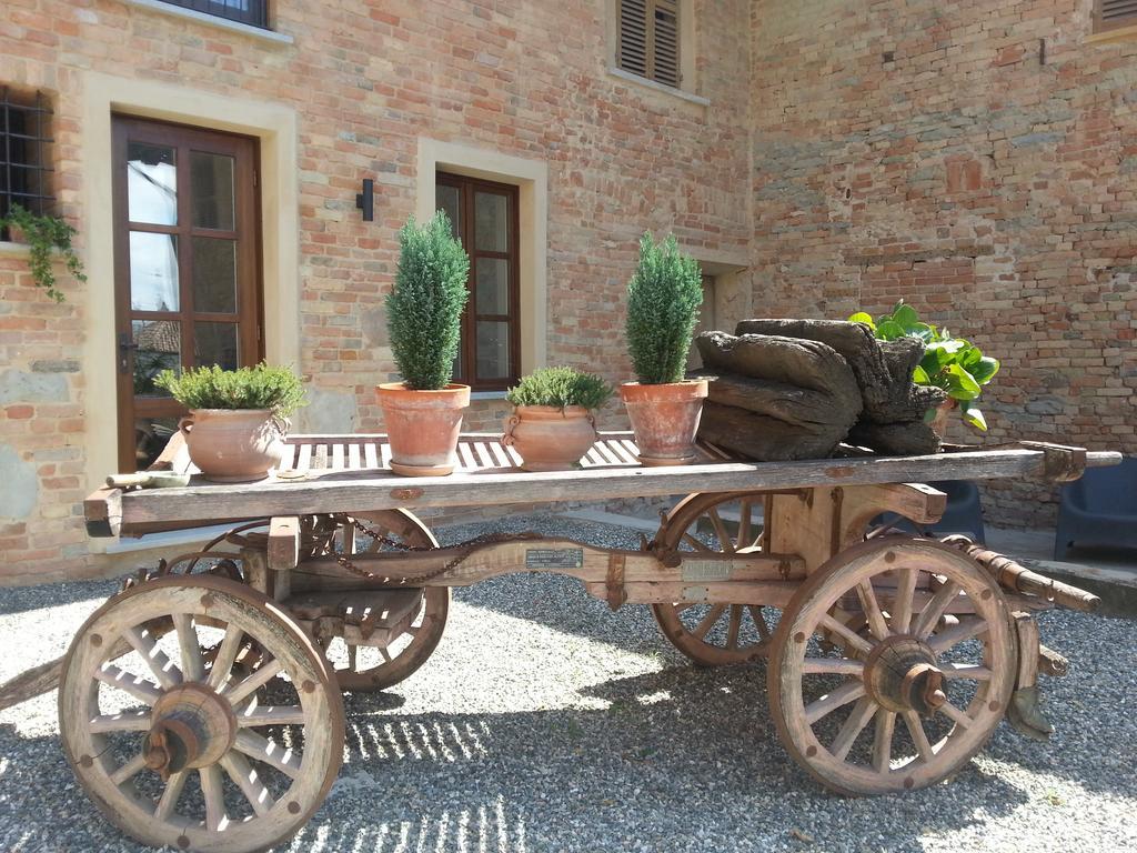 Dimora Cortese Castagnole delle Lanze Bagian luar foto