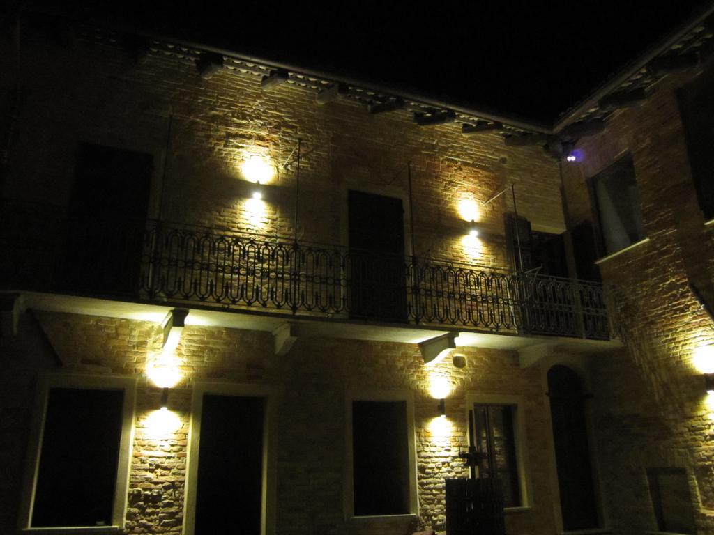 Dimora Cortese Castagnole delle Lanze Bagian luar foto