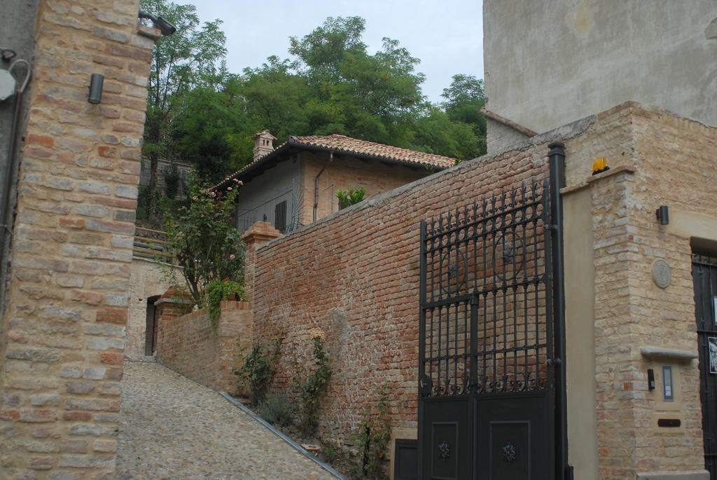 Dimora Cortese Castagnole delle Lanze Bagian luar foto