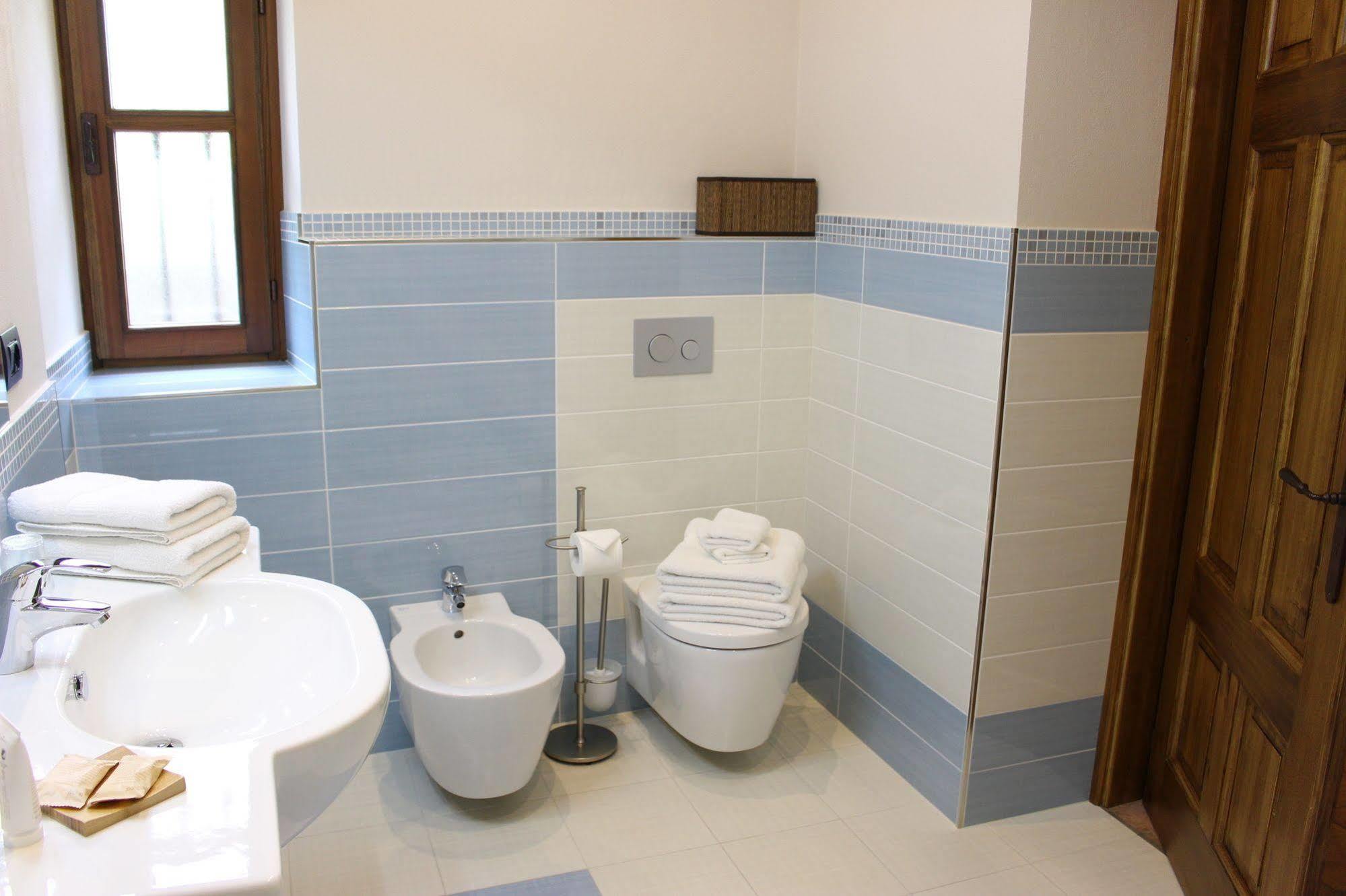 Dimora Cortese Castagnole delle Lanze Bagian luar foto