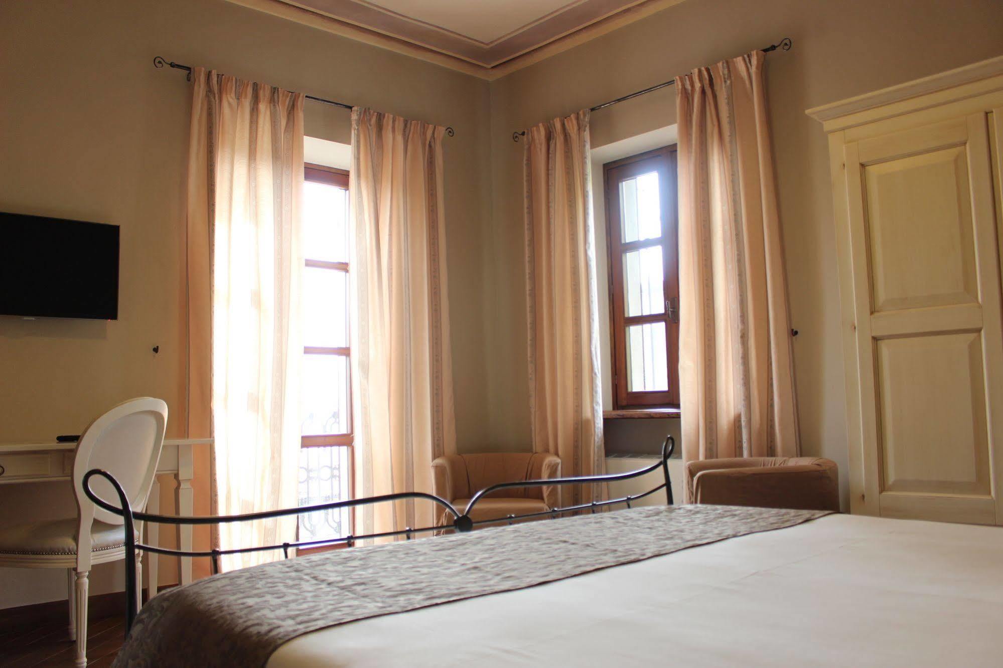 Dimora Cortese Castagnole delle Lanze Bagian luar foto